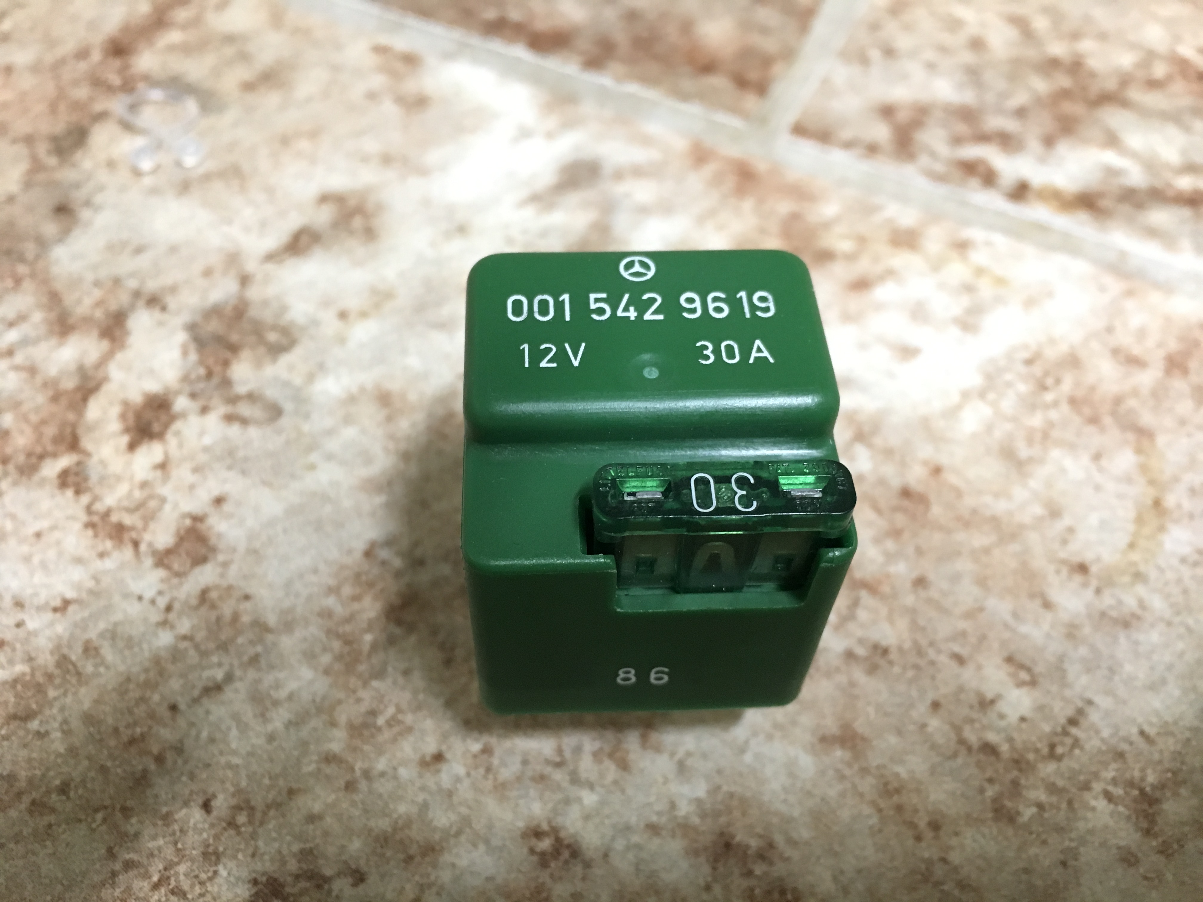 W124 Fuel Pump Relay Location