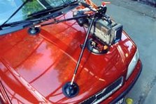 saugstativ_auf_motorhaube.jpg