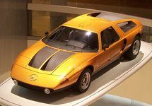 560px-Mercedes-Benz_Museum_C111_200901241511.jpg