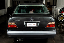 MERCEDES-E500_016.jpg