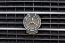 1994_mercedes-benz_e500_1621692716d565ef66e7dff9f1994_mercedes-benz_e500_16216927145ef66e7dff...jpeg