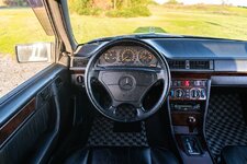1991-mercedes-benz-300te-24-3-4-amg-ecc-241-_5000px-92.jpeg