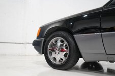 1993_mercedes-benz_400e_DSC09569-58417-scaled.jpeg