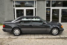 used-1993-mercedes~benz-500_series-500series4drsedan500e-12388-15183733-3-640.jpg