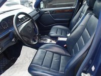 500E bleue sièges avant.jpg
