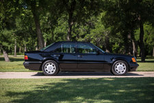 1993_mercedes-benz_500e_15321216920b12e103.jpg