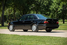1993_mercedes-benz_500e_153212170812e1961f08.jpg