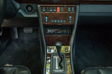 1993_mercedes-benz_500e_15321219384f8f0f5558af707769.jpg