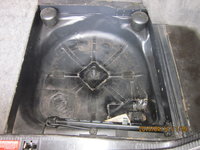 1992_mercedes-benz_500e_1555284664f9f98764daTrunk_Spare_Tire_Compartment_Wheel_Removed.jpg