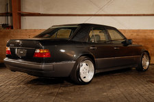 1992_mercedes-benz_500e_1562384384cfcd2L10001441.jpg