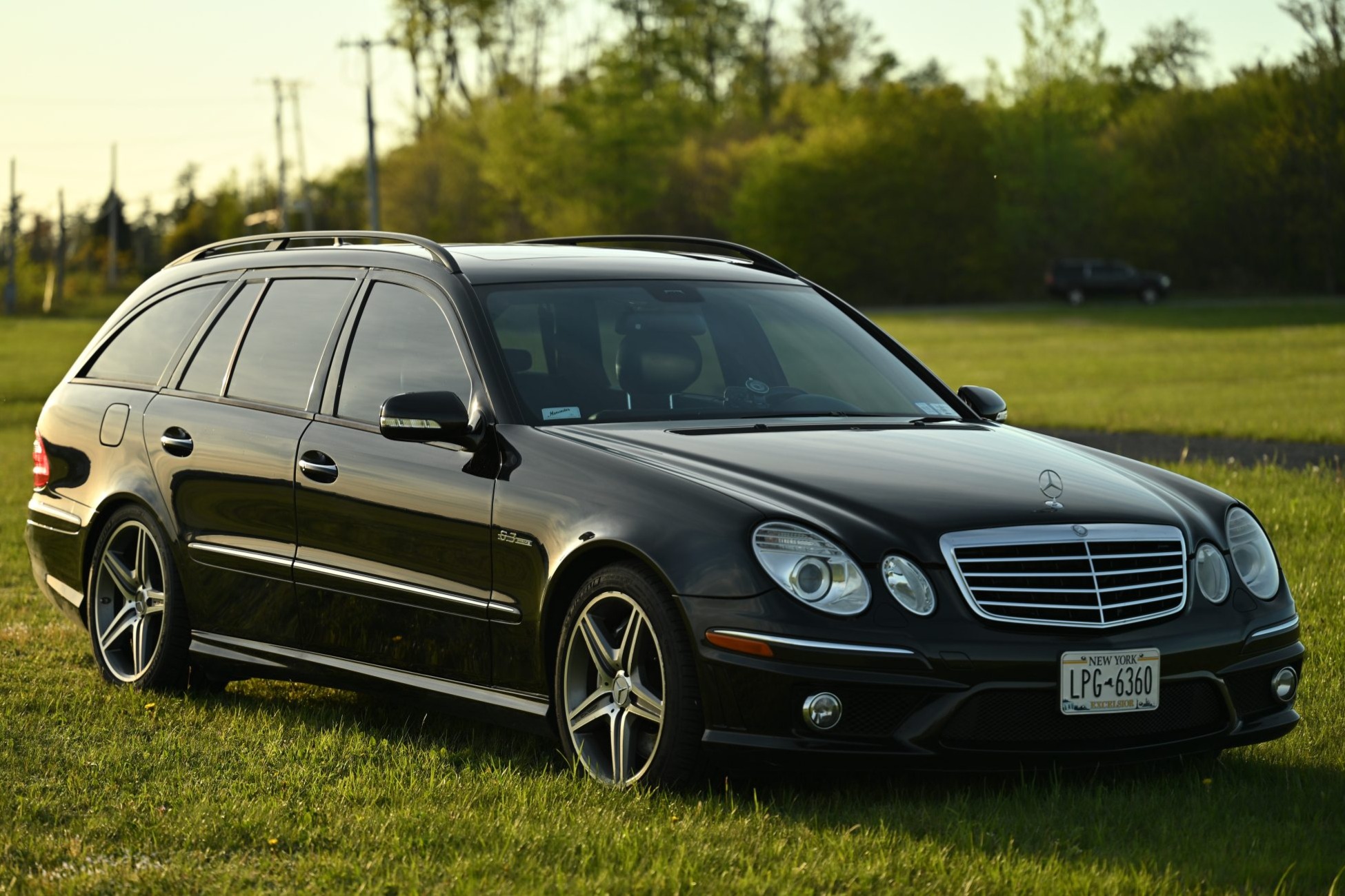 bringatrailer.com